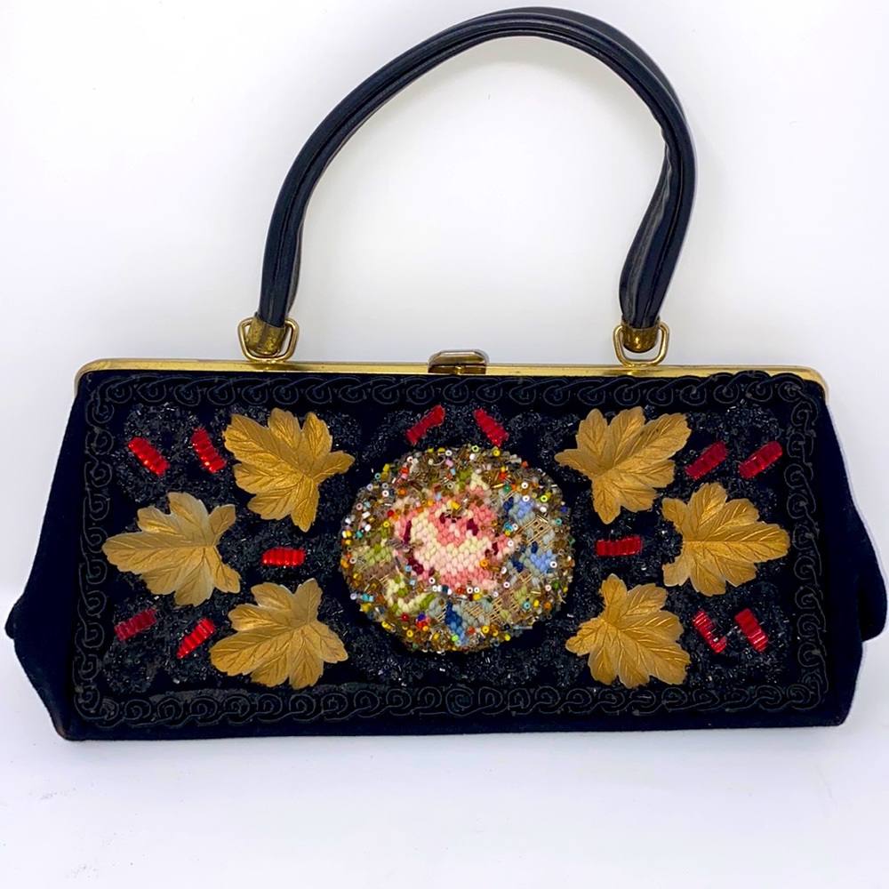 👜 W/Adorn Bronze Leaves, Red Beaded Accents, Encompassed W/Black Beaded Border